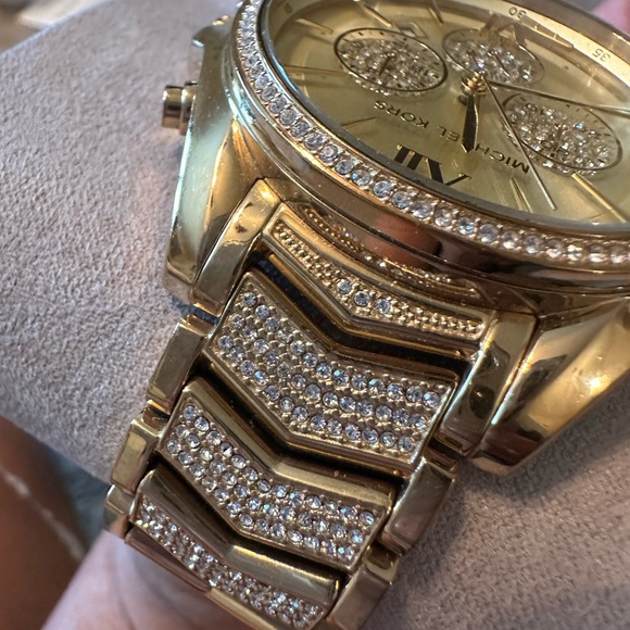 Gently Used-Michael Kors Women Watch - Picture 4 of 8